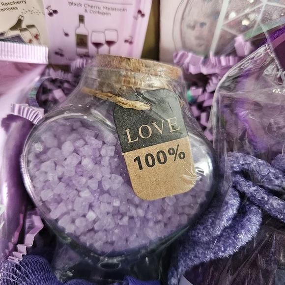 Plum Body Cream Gift Set - Picture 4 of 10